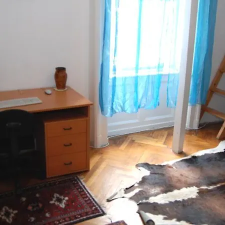 - Veres Palne Budapeşte