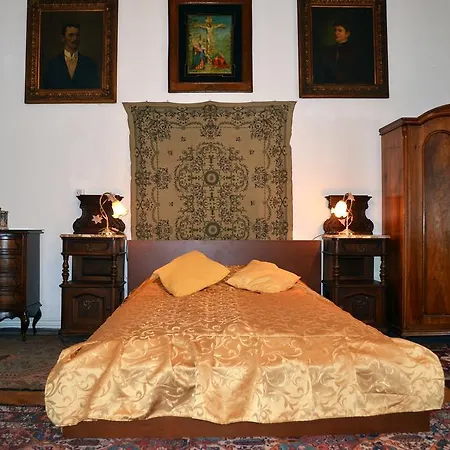 - Veres Palne Daire Budapeşte