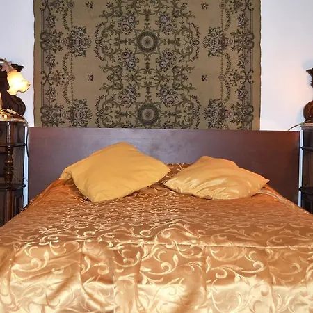 - Veres Palne Budapeşte