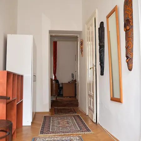 - Veres Palne Budapeşte