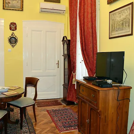 - Veres Palne * Budapeşte